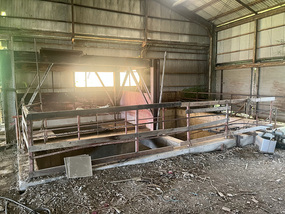 竪坑跡。ここから大谷石が地下から引き上げられていたのでしょう。