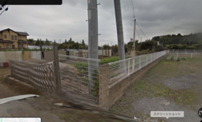 右奥の敷地まわり